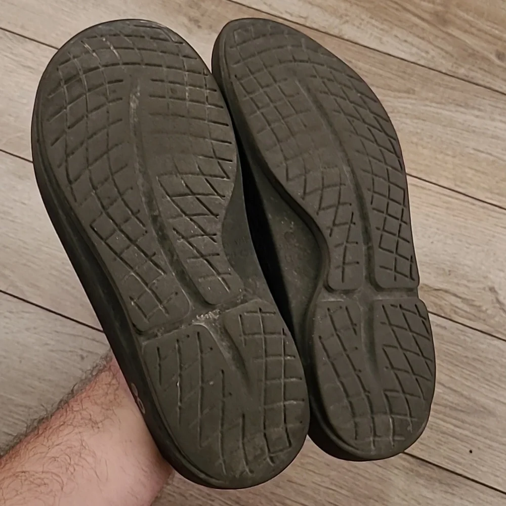 OOFOS Ooahh Black White Slip On Rubber Mens Sz 10 Slide Sandals Shoes‎ Unisex